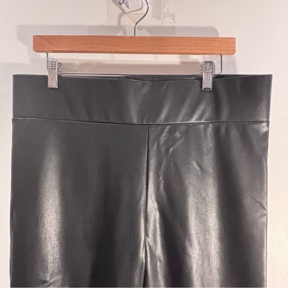 FRANK LYMAN Sz 16 Vegan Leather Leggings Made in Canada NEW WITH TAG - Picture 2 of 7
